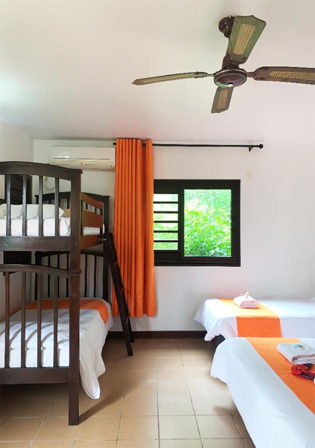 Hotel Oasis De Kiamu Лифу Екстериор снимка