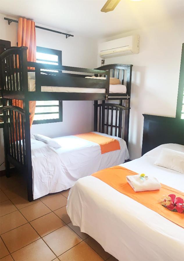 Hotel Oasis De Kiamu Лифу Екстериор снимка