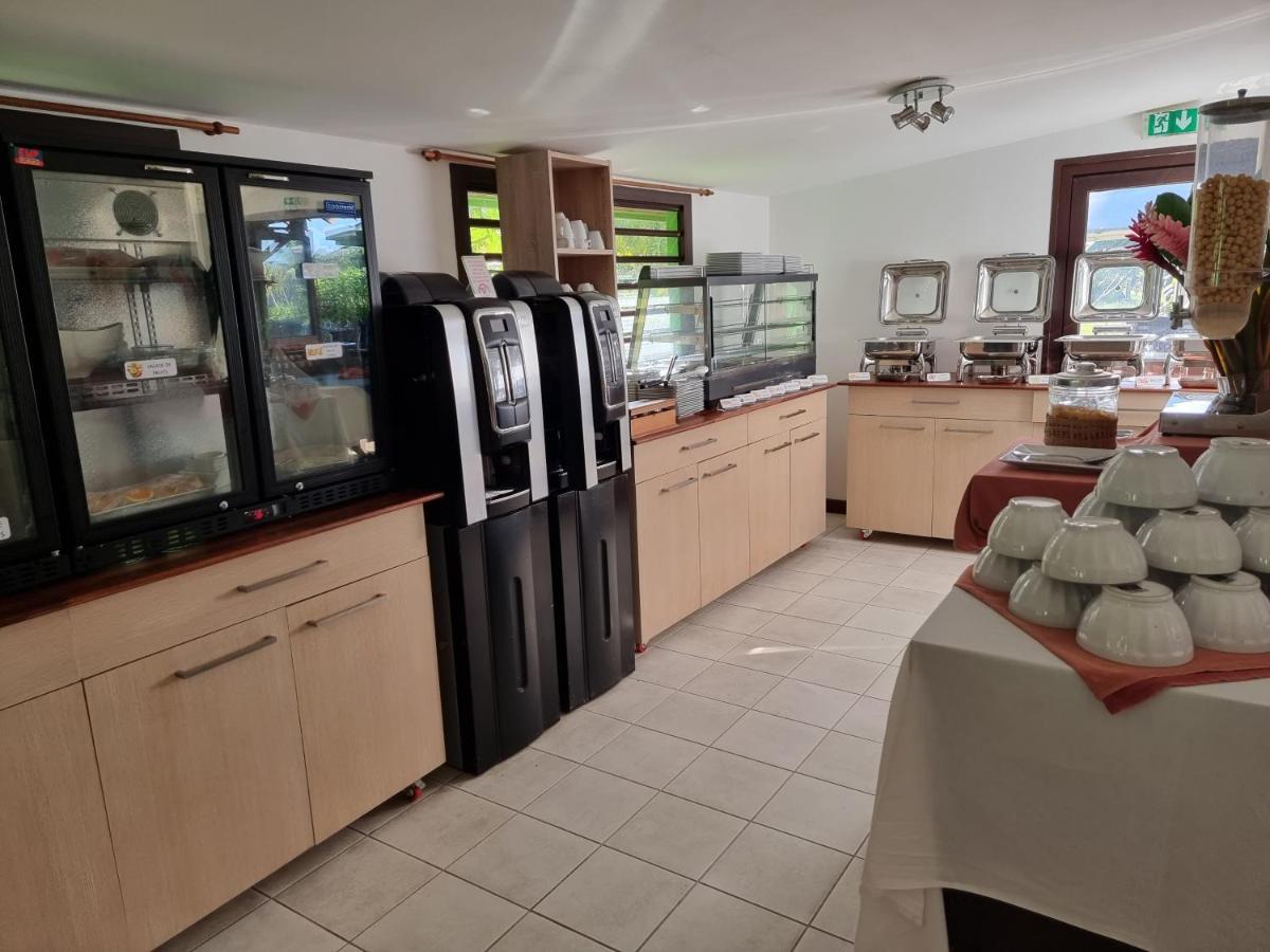 Hotel Oasis De Kiamu Лифу Екстериор снимка