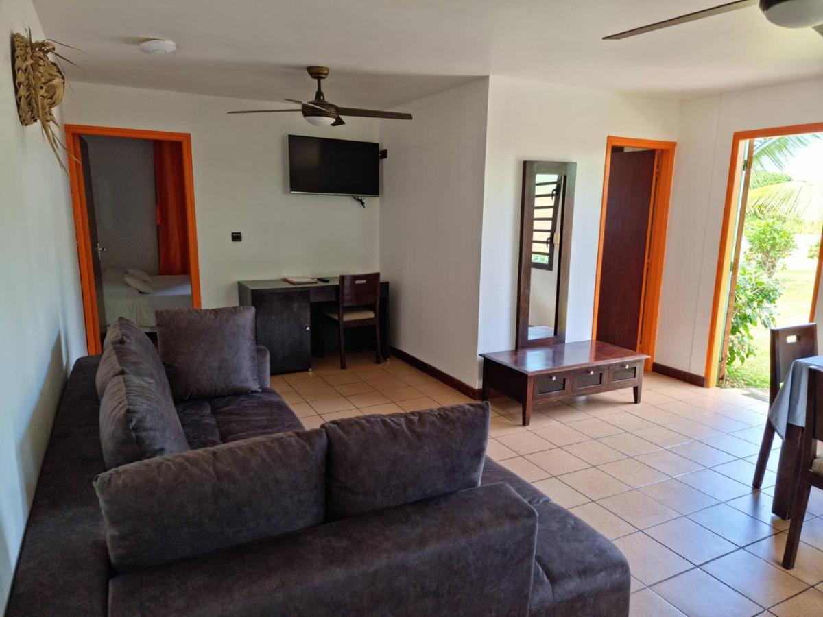 Hotel Oasis De Kiamu Лифу Екстериор снимка