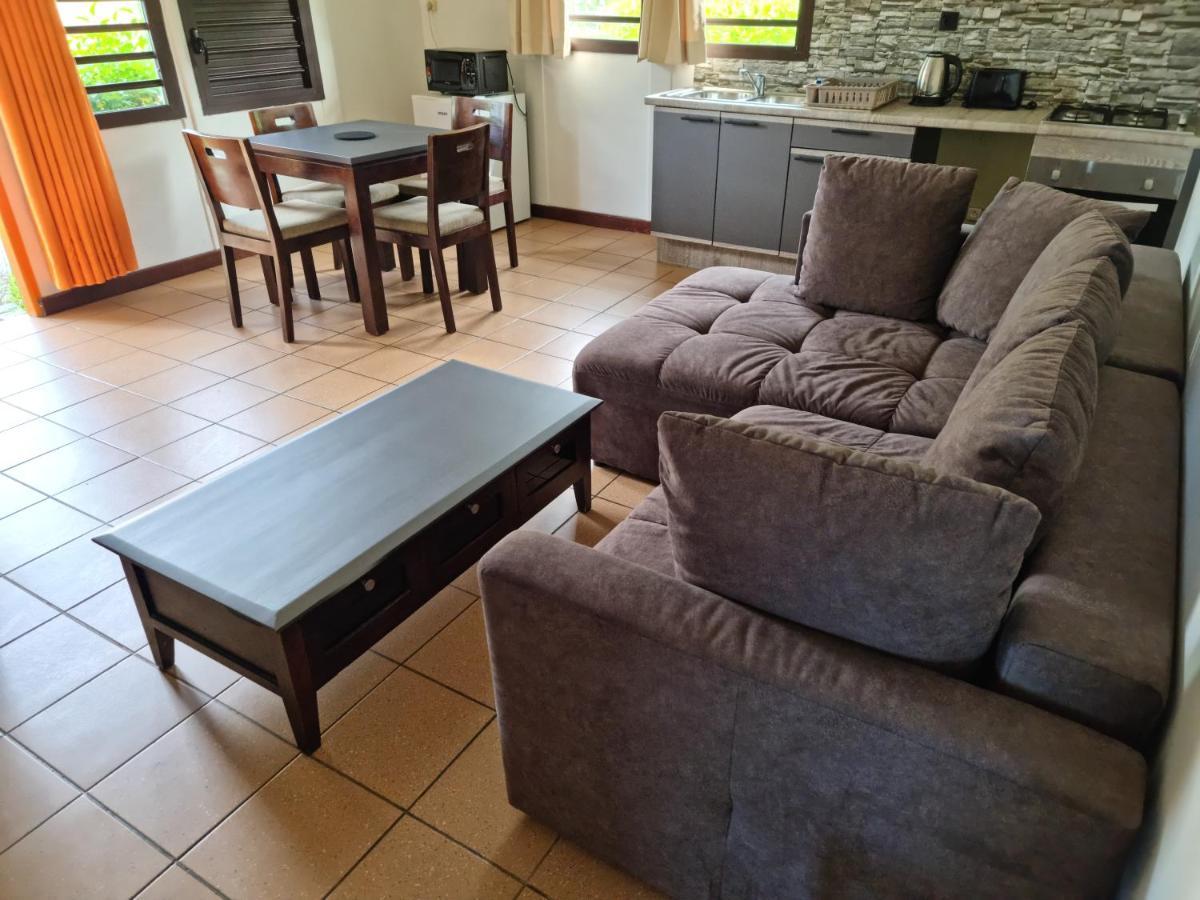 Hotel Oasis De Kiamu Лифу Екстериор снимка